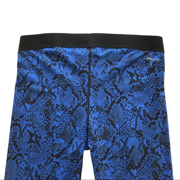 NWOT Nike Pro 20” Snakeskin Cropped Capri Leggings - Picture 8 of 16